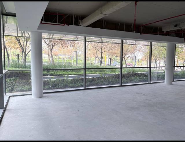595M² OFFICE TO LET IN WATERFALL